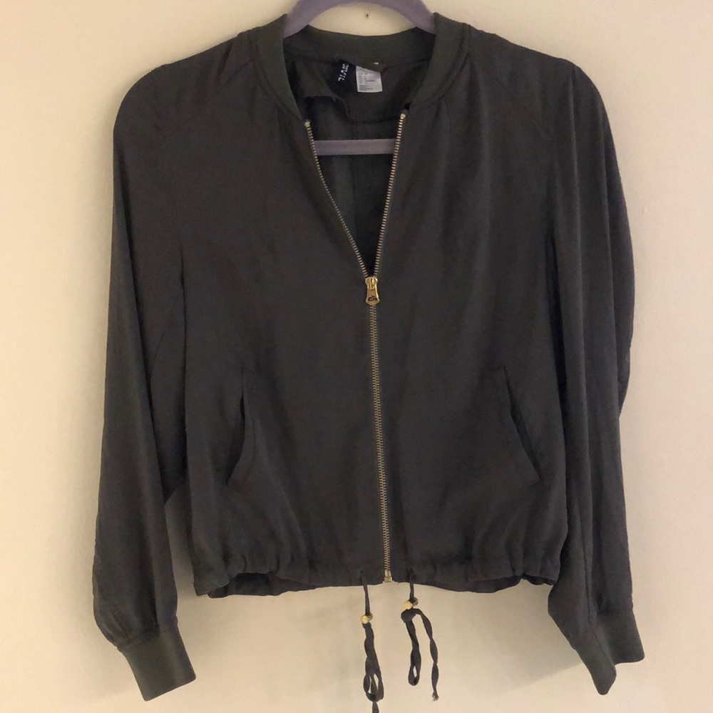 Divided green silk jacket